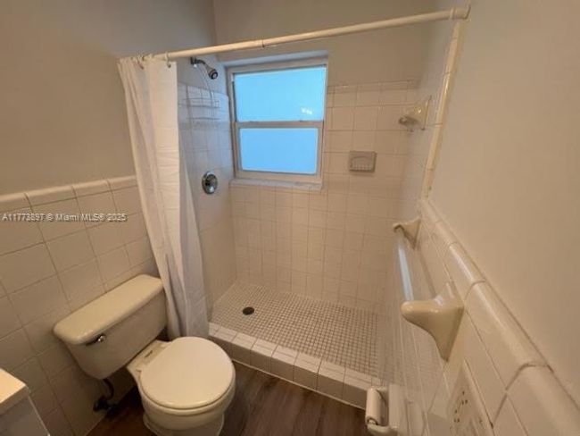 APT-17 - 4228 N Ocean Dr, Condo with 0 bedrooms, 1 bathrooms and null parking in Lauderdale By The Sea FL | Image 12