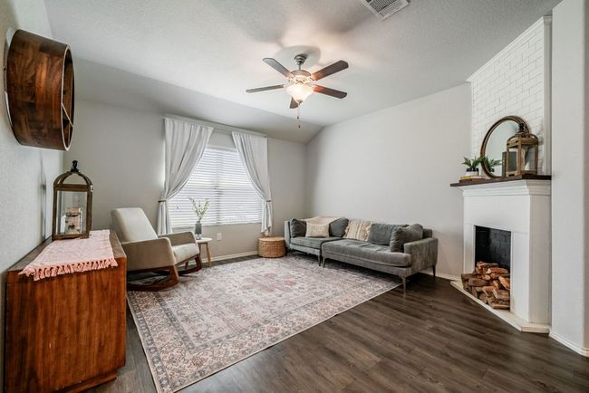 5817 Bell Tower Ln, House other with 3 bedrooms, 2 bathrooms and 4 parking in Austin TX | Image 6