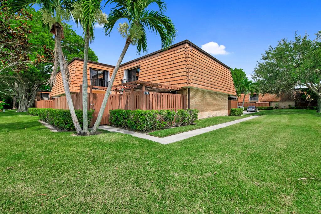 1st Ln, Greenacres, FL 33463