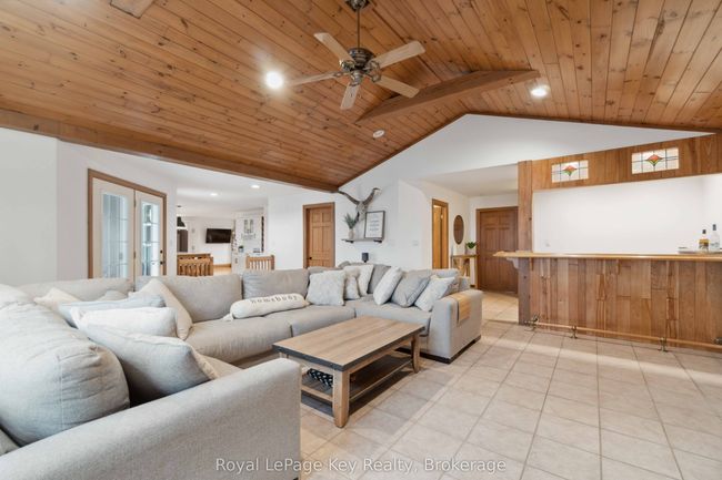 1949 Michigan Line, House other with 3 bedrooms, 3 bathrooms and 6 parking in Sarnia ON | Image 16