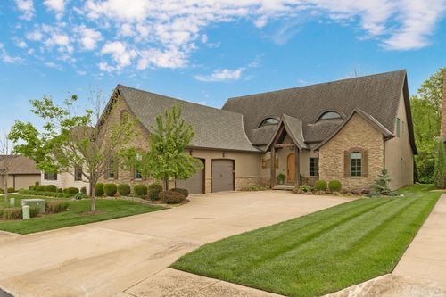 unit-18-3810 E Cherry St, Springfield, MO, 65809-1384 | Card Image