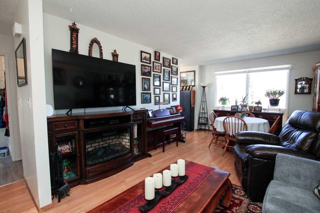 3813 50 A Street, Home with 3 bedrooms, 1 bathrooms and 3 parking in Red Deer AB | Image 7