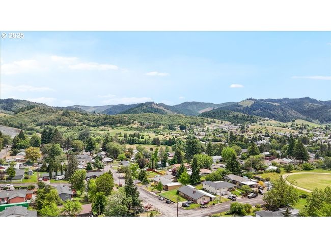 744 Ne Craig St, House other with 4 bedrooms, 3 bathrooms and 2 parking in Myrtle Creek OR | Image 34