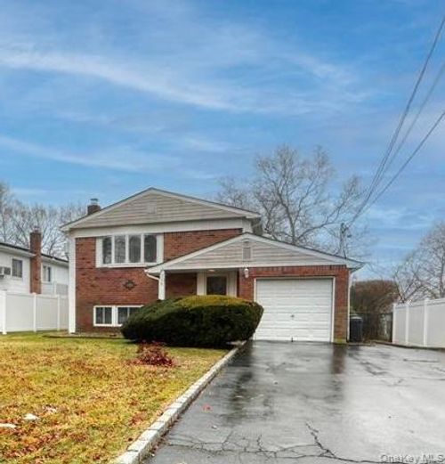 386 Southport St, Ronkonkoma, NY, 11779-6265 | Card Image