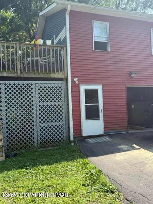 2402 Route 390, Canadensis, PA, 18325-7919 | Card Image