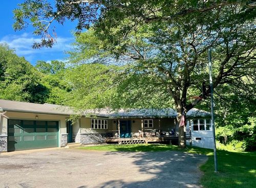 55 Pine Hill Rd, South Kingstown, RI, 02879-2809 | Card Image