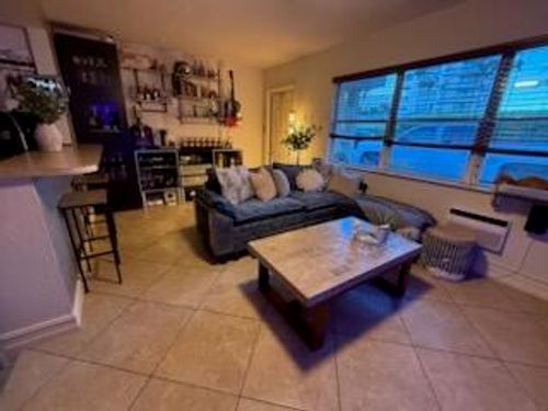 1-2-2713 Ne 33rd Ave, Fort Lauderdale, FL, 33308-7422 | Card Image