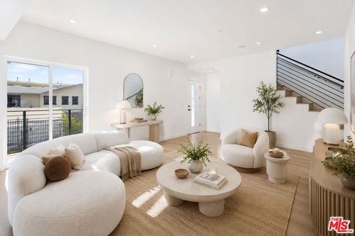 2115 1/2 Beachwood Terrace, Los Angeles, CA, 90068 | Card Image
