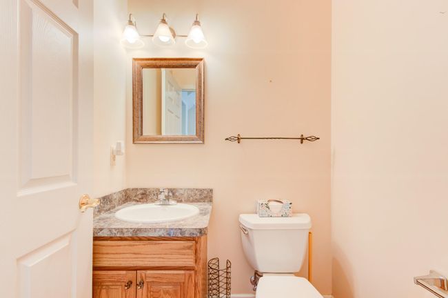 801 Sherman Dr, Condo with 2 bedrooms, 3 bathrooms and null parking in Royal Oak MI | Image 21