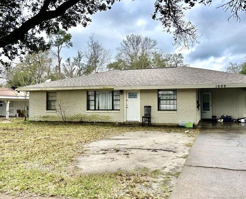1009 Cherryhill St, Lake Charles, LA, 70607-4911 | Card Image