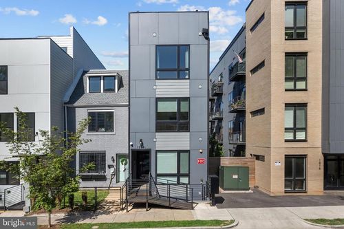 4-1014 1/2 17th Pl Ne, WASHINGTON, DC, 20002-8483 | Card Image