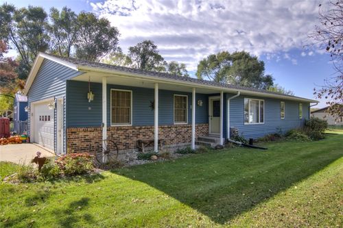 19 W 18th St, Buffalo City, WI, 54622-7105 | Card Image