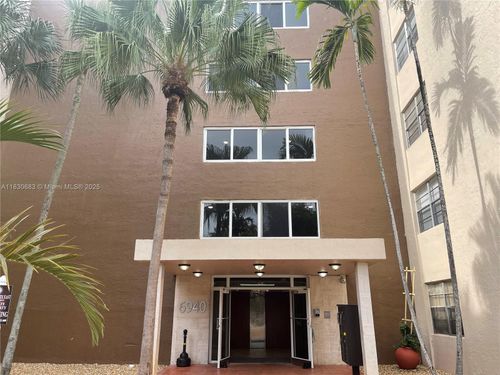 apt-329-6940 Nw 186th St, Hialeah, FL, 33015-3223 | Card Image