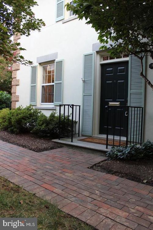 1019 N Pitt St, ALEXANDRIA, VA, 22314-1525 | Card Image