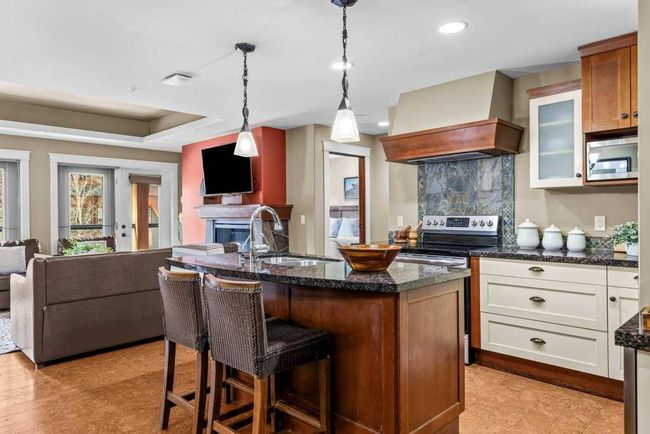 121 - 187 Kananaskis Way, Condo with 2 bedrooms, 2 bathrooms and 1 parking in Canmore AB | Image 9