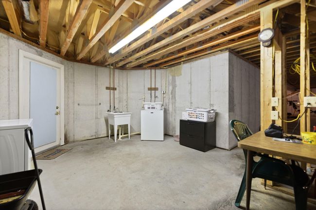 225 Hilltop Rd, Home with 3 bedrooms, 3 bathrooms and null parking in East Bernstadt KY | Image 49