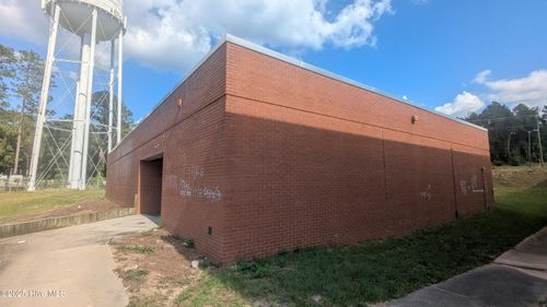 711 N Chapin Rd, Aberdeen, NC, 28315-2505 | Card Image