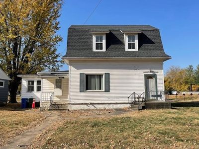 423 5th St Nw, House other with 3 bedrooms, 1 bathrooms and null parking in Waverly IA | Image 1