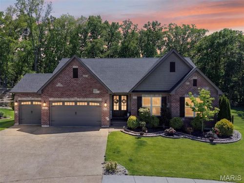 524 Stonewolf Creek Dr, Wentzville, MO, 63385-4312 | Card Image