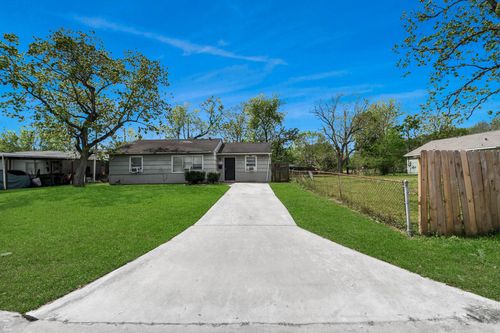 5018 Northridge Dr, Houston, TX, 77033-3631 | Card Image