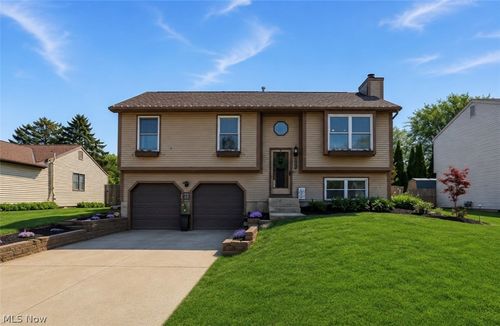 300 Pathfinder Dr, Reynoldsburg, OH, 43068-4803 | Card Image