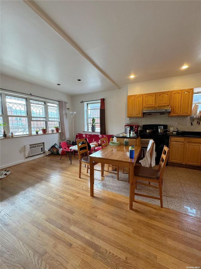 1303 128 Th St, Home with 6 bedrooms, 4 bathrooms and null parking in College Point NY | Image 11