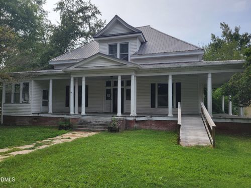 104 S New St, Whitakers, NC, 27891-9280 | Card Image