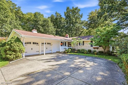 8564 Squires Ln Ne, Warren, OH, 44484-1644 | Card Image