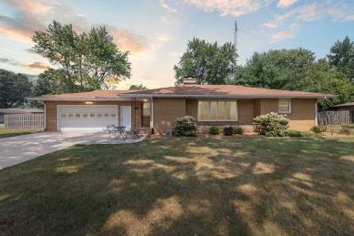 753 Lattimer Dr, Saint Joseph, MI, 49085-3617 | Card Image