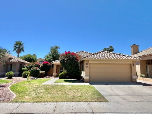 7439 W Crest Ln, Glendale, AZ, 85310-5622 | Card Image