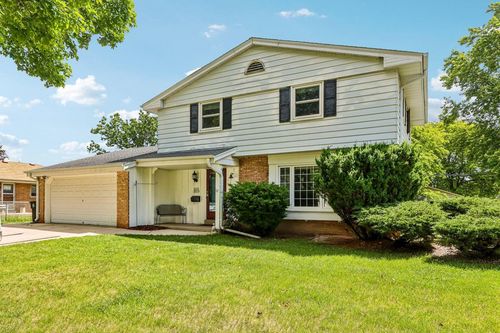 W173N8514 Robert Avenue, Menomonee Falls, WI, 53051 | Card Image