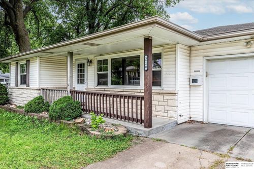 3240 S 45th St, Omaha, NE, 68106-4028 | Card Image