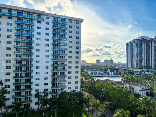 827-19380 Collins Ave, Sunny Isles Beach, FL, 33160-2239 | Card Image