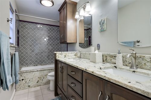 2002 Brook Holw, Cedar Park, TX, 78613-6405 | Card Image