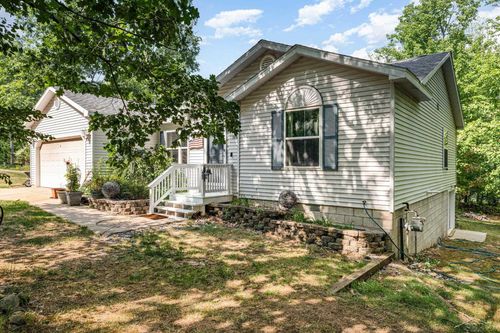 106 Eva Ln, Roscommon, MI, 48653-8237 | Card Image