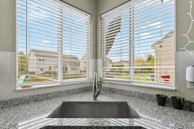 8853 Hickory View St, House other with 5 bedrooms, 3 bathrooms and null parking in Canal Winchester OH | Image 25