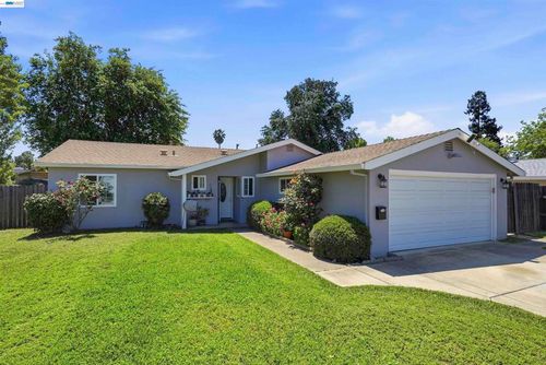 4546 Freeway Cir, Sacramento, CA, 95841-3521 | Card Image