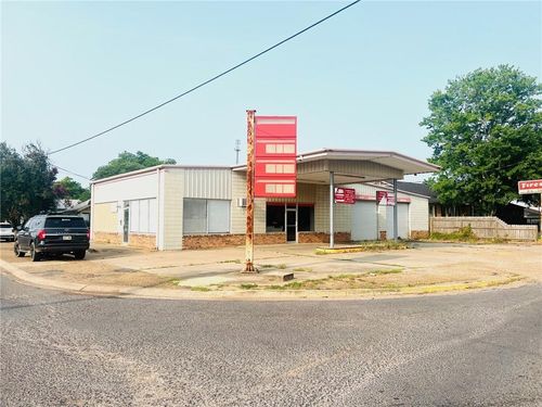 862 Front St, Cottonport, LA, 71327-3704 | Card Image