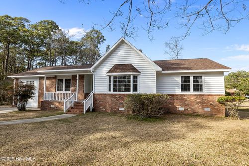 3704 Oxford Ct, Morehead City, NC, 28557-3052 | Card Image
