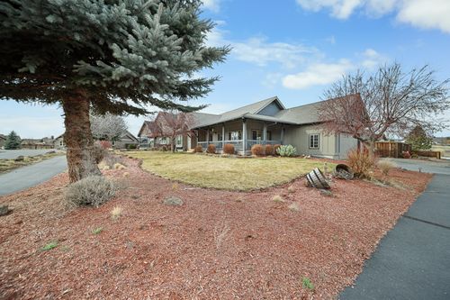 147 Nw Saddlehorn Ct, Prineville, OR, 97754-3206 | Card Image