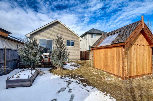2088 Bridlemeadows Manor Sw, Home with 3 bedrooms, 1 bathrooms and 1 parking in Calgary AB | Image 44