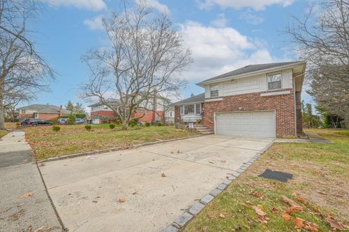 216 Birch Dr, New Hyde Park, NY, 11040-2322 | Card Image