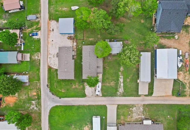 The low maintenance lot appeals to everyone that would rather spend the day fishing instead of on yard work! | Image 26