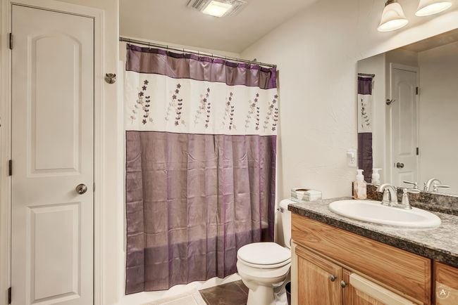 Full basement bathroom between bedrooms | Image 41