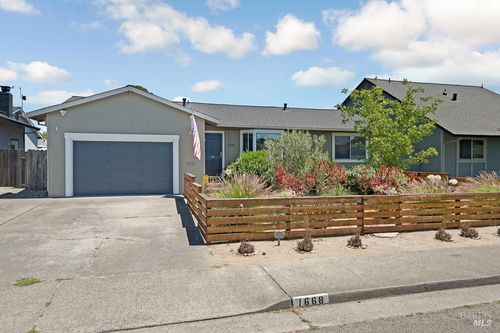 1668 Baywood Drive, Petaluma, CA, 94954 | Card Image