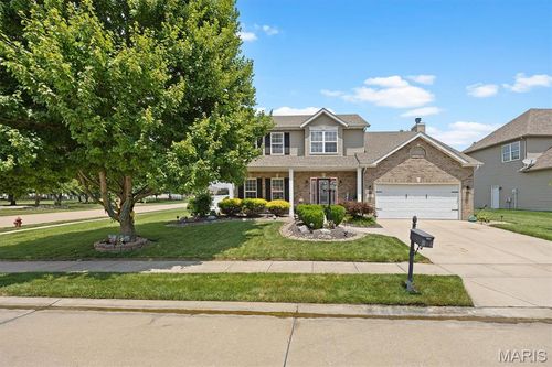 1 E Picketts Crossing, Edwardsville, IL, 62025 | Card Image