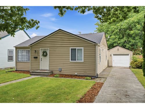 541 26th Ave, Longview, WA, 98632-1327 | Card Image