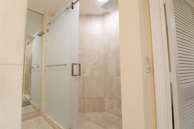 APT-702 - 151 Crandon Blvd, Condo with 2 bedrooms, 2 bathrooms and null parking in Key Biscayne FL | Image 23