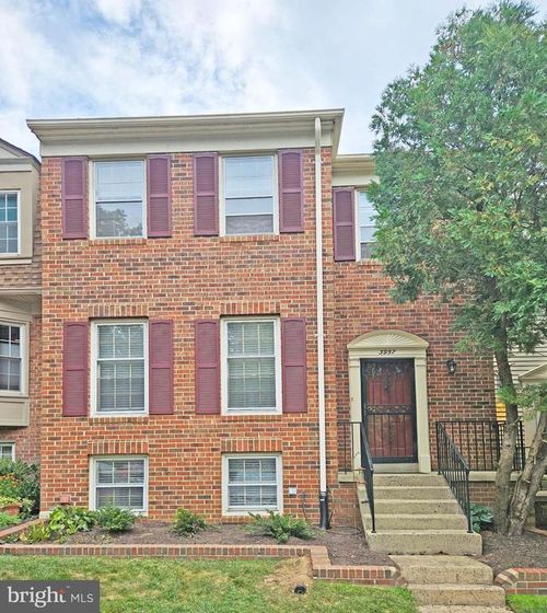 3957 Hancock Forest Trl, ANNANDALE, VA, 22003-1571 | Card Image