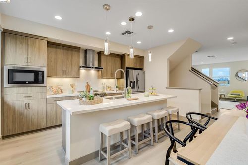 1357 Pullman Way, Oakland, CA, 94607-1597 | Card Image